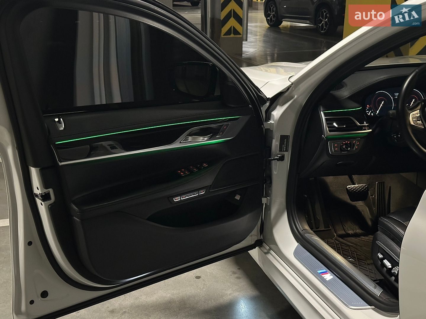 BMW 7 Series 2016 VIN WBA7C41010G641321 фото оголошення 21 з 43