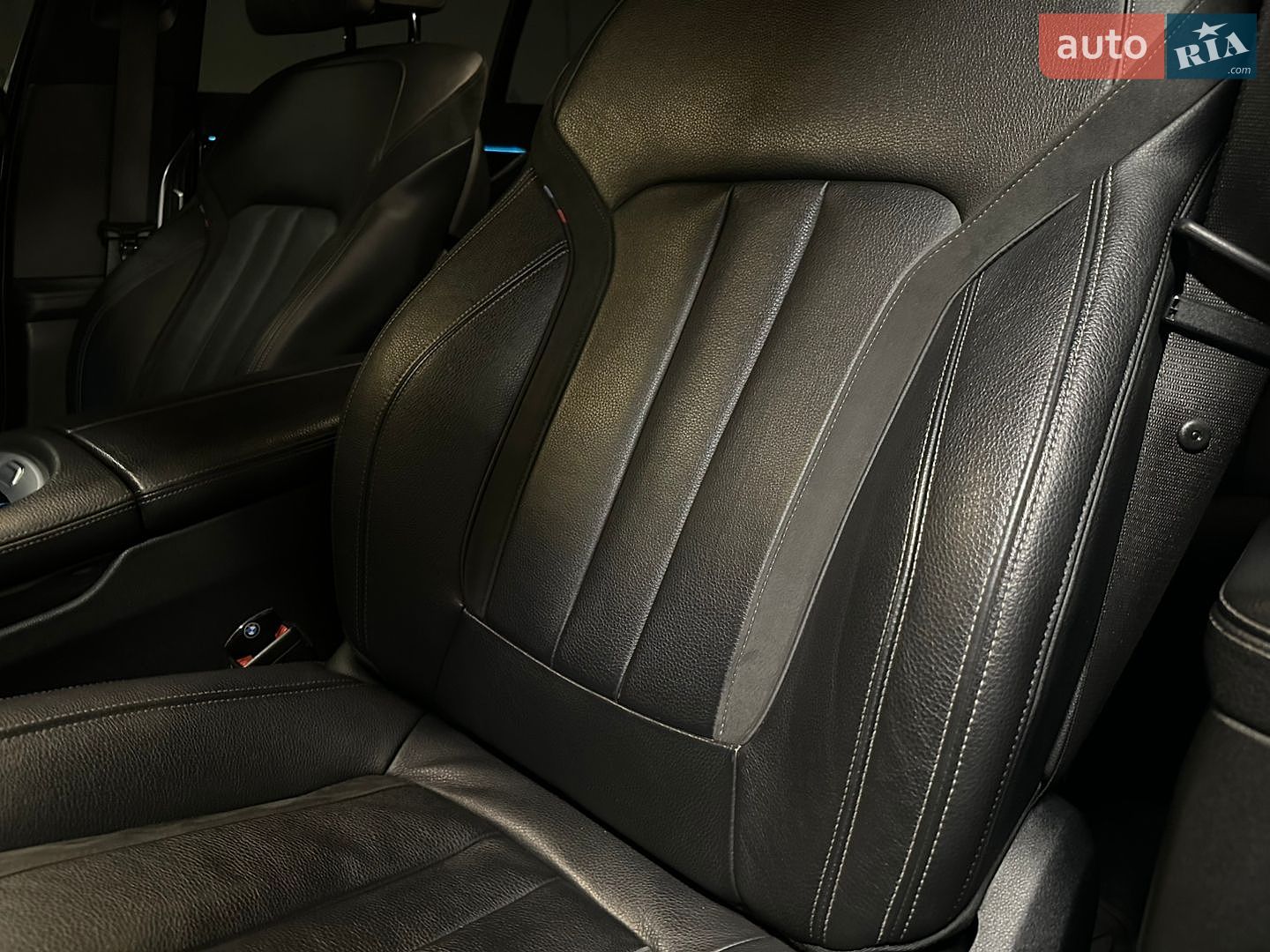 BMW 7 Series 2016 VIN WBA7C41010G641321 фото оголошення 27 з 43