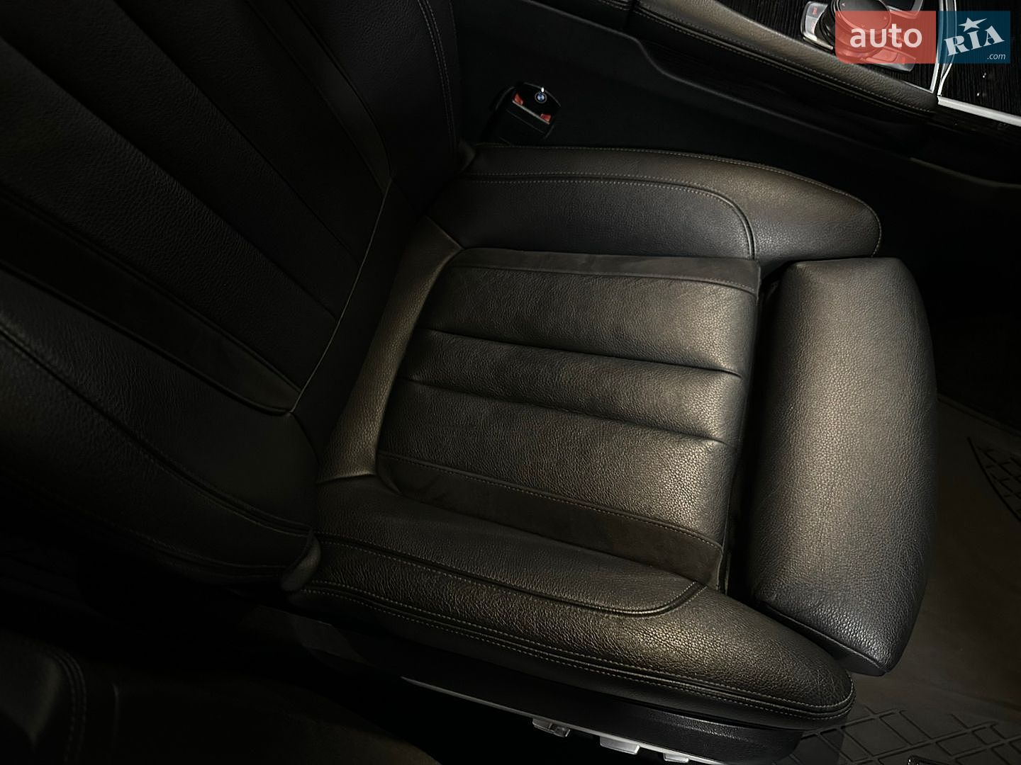 BMW 7 Series 2016 VIN WBA7C41010G641321 фото оголошення 28 з 43