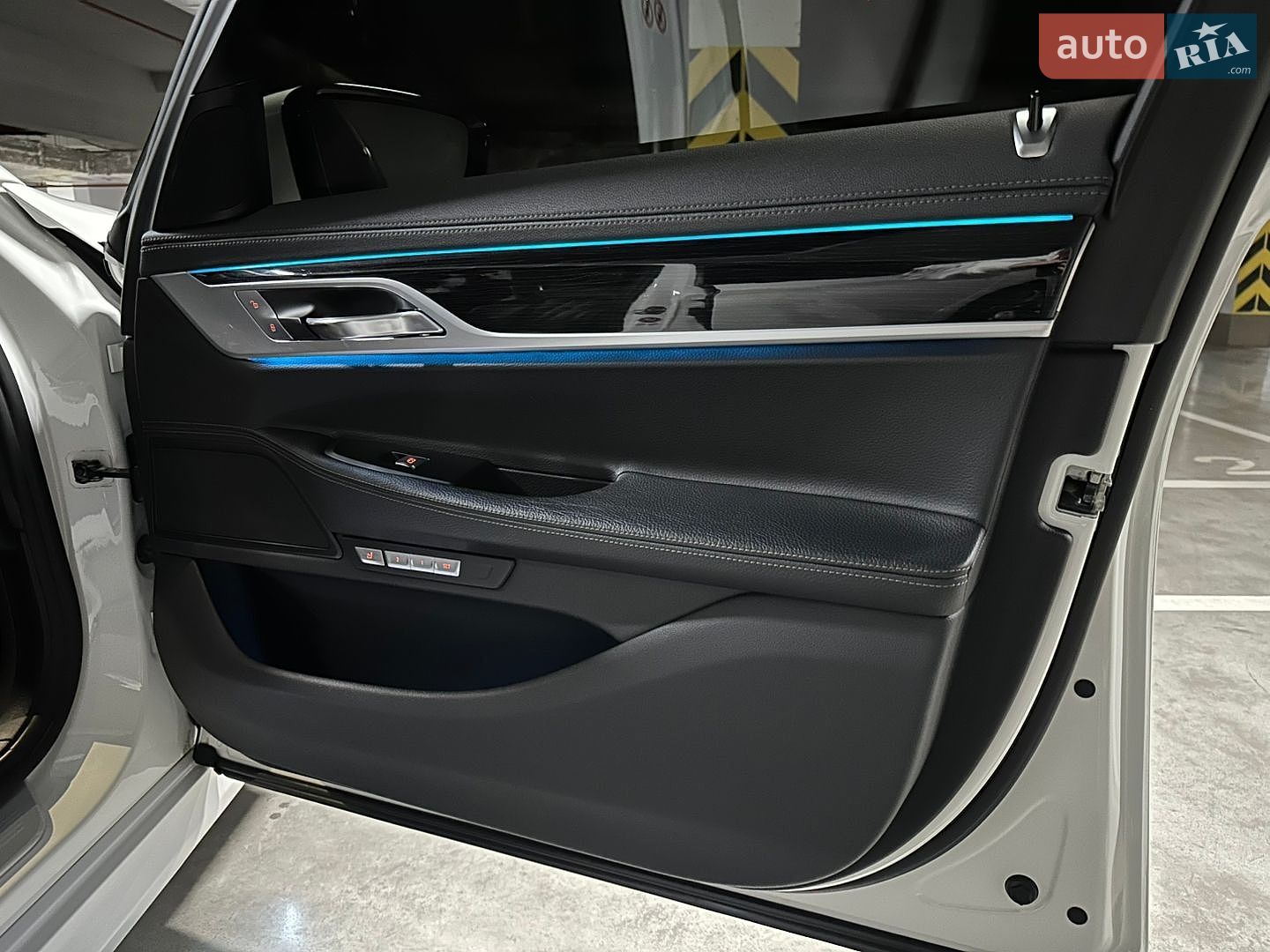 BMW 7 Series 2016 VIN WBA7C41010G641321 фото оголошення 29 з 43