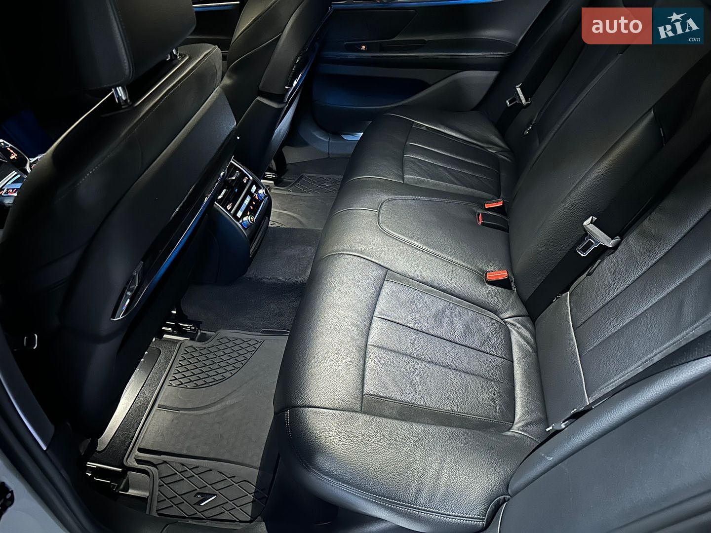 BMW 7 Series 2016 VIN WBA7C41010G641321 фото оголошення 35 з 43
