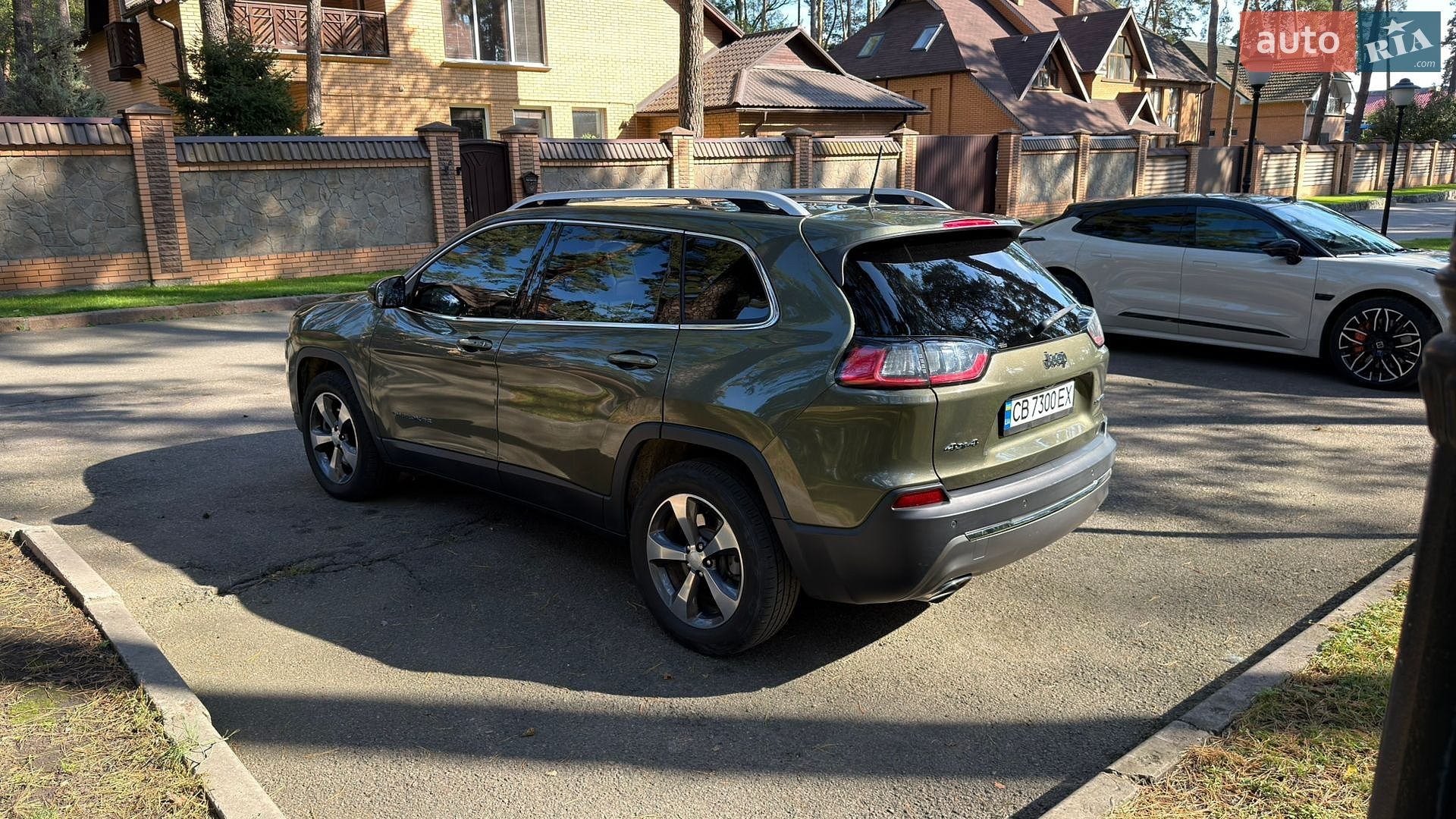 Jeep Cherokee 2018 VIN 1C4PJMDX2KD237546 фото оголошення 5 з 78