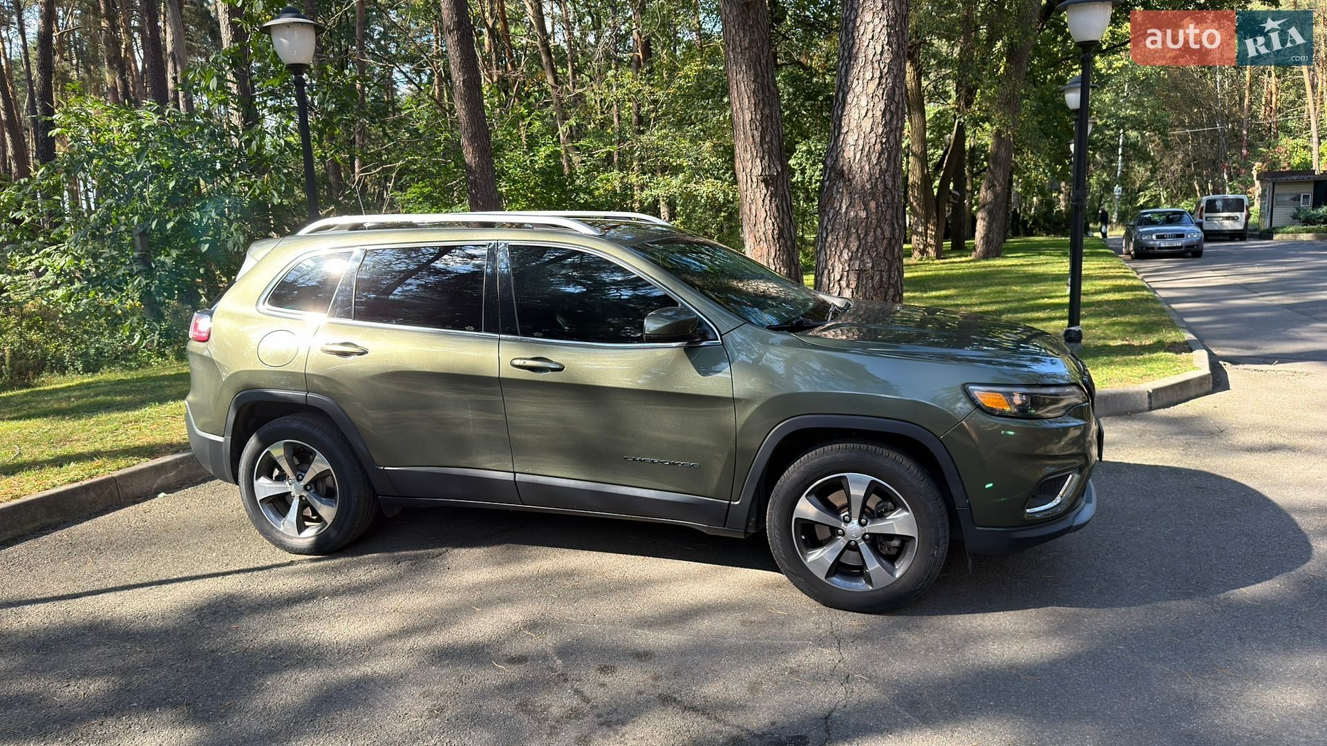 Jeep Cherokee 2018 VIN 1C4PJMDX2KD237546 фото оголошення 6 з 78