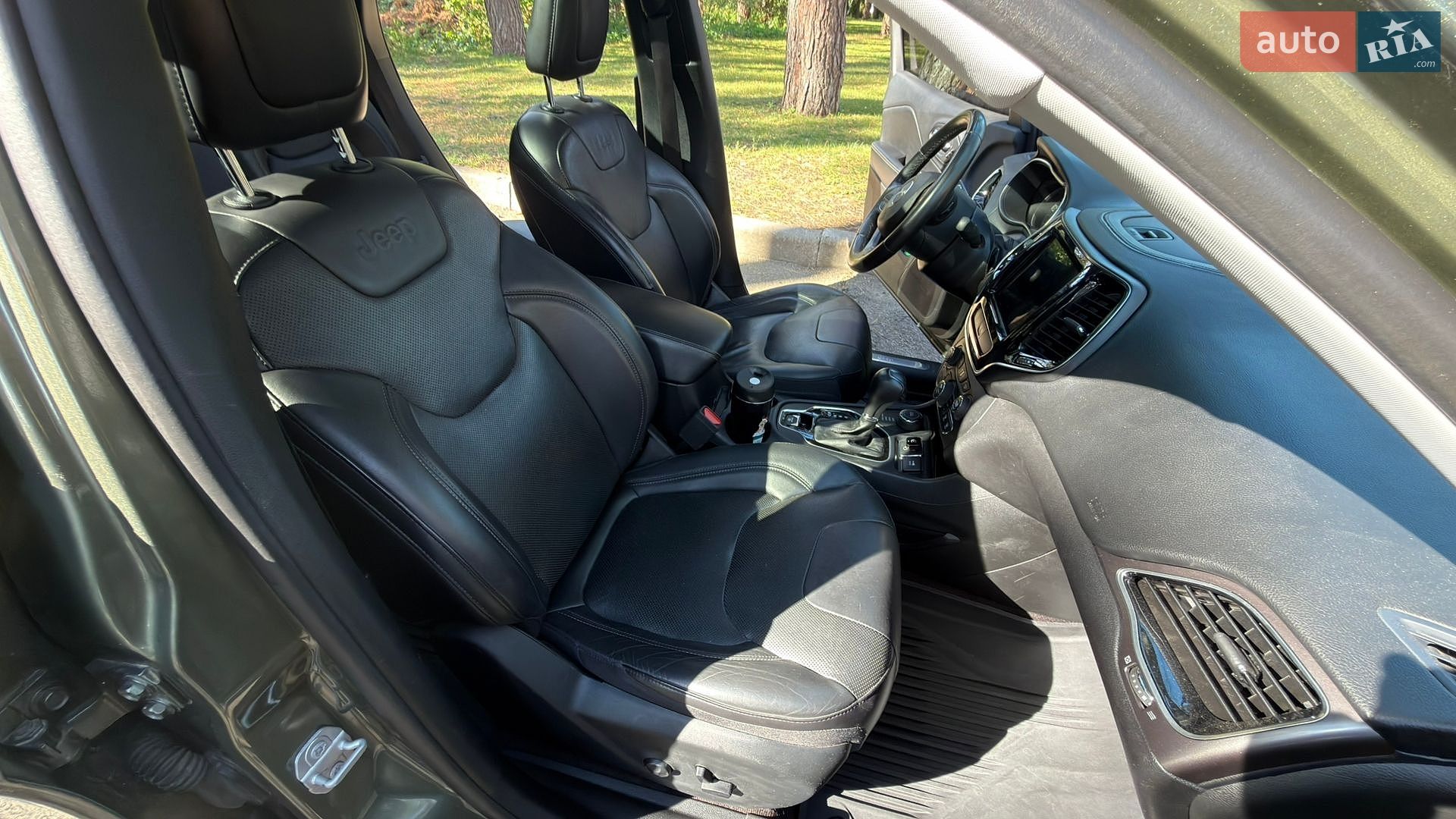 Jeep Cherokee 2018 VIN 1C4PJMDX2KD237546 фото оголошення 36 з 78
