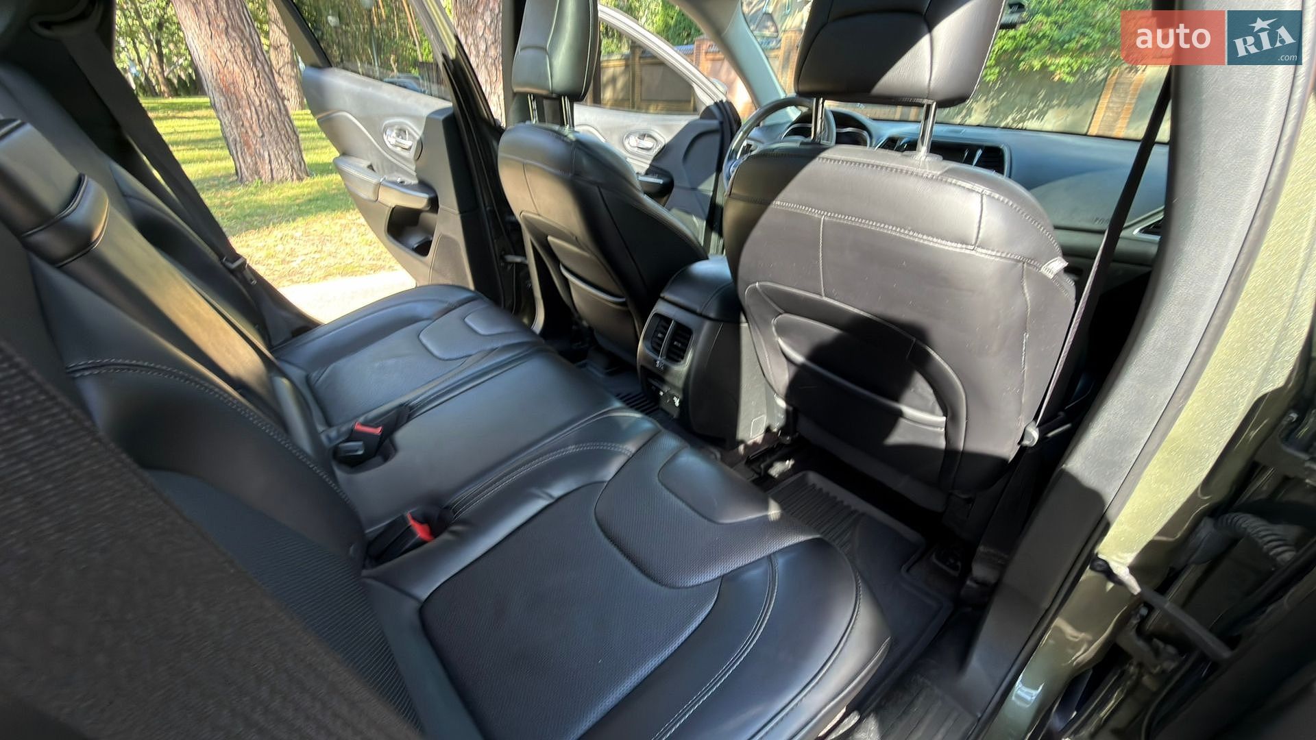 Jeep Cherokee 2018 VIN 1C4PJMDX2KD237546 фото оголошення 49 з 78