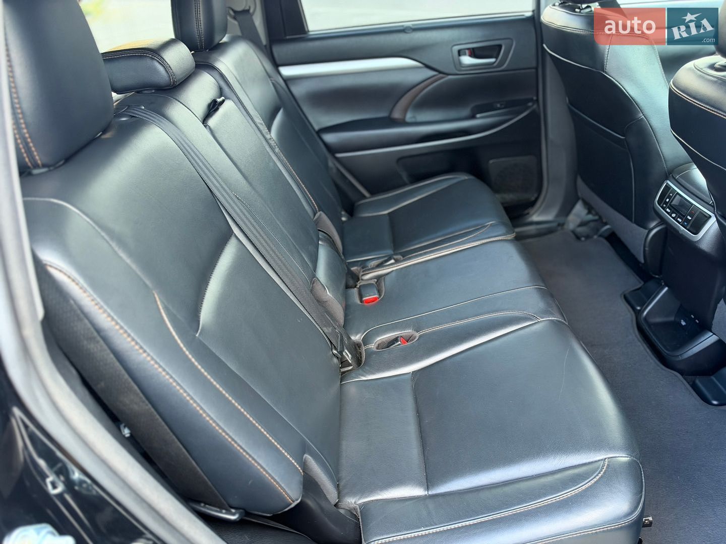 Toyota Highlander 2017 VIN 5TDJGRFH1HS030750 фото оголошення 12 з 64