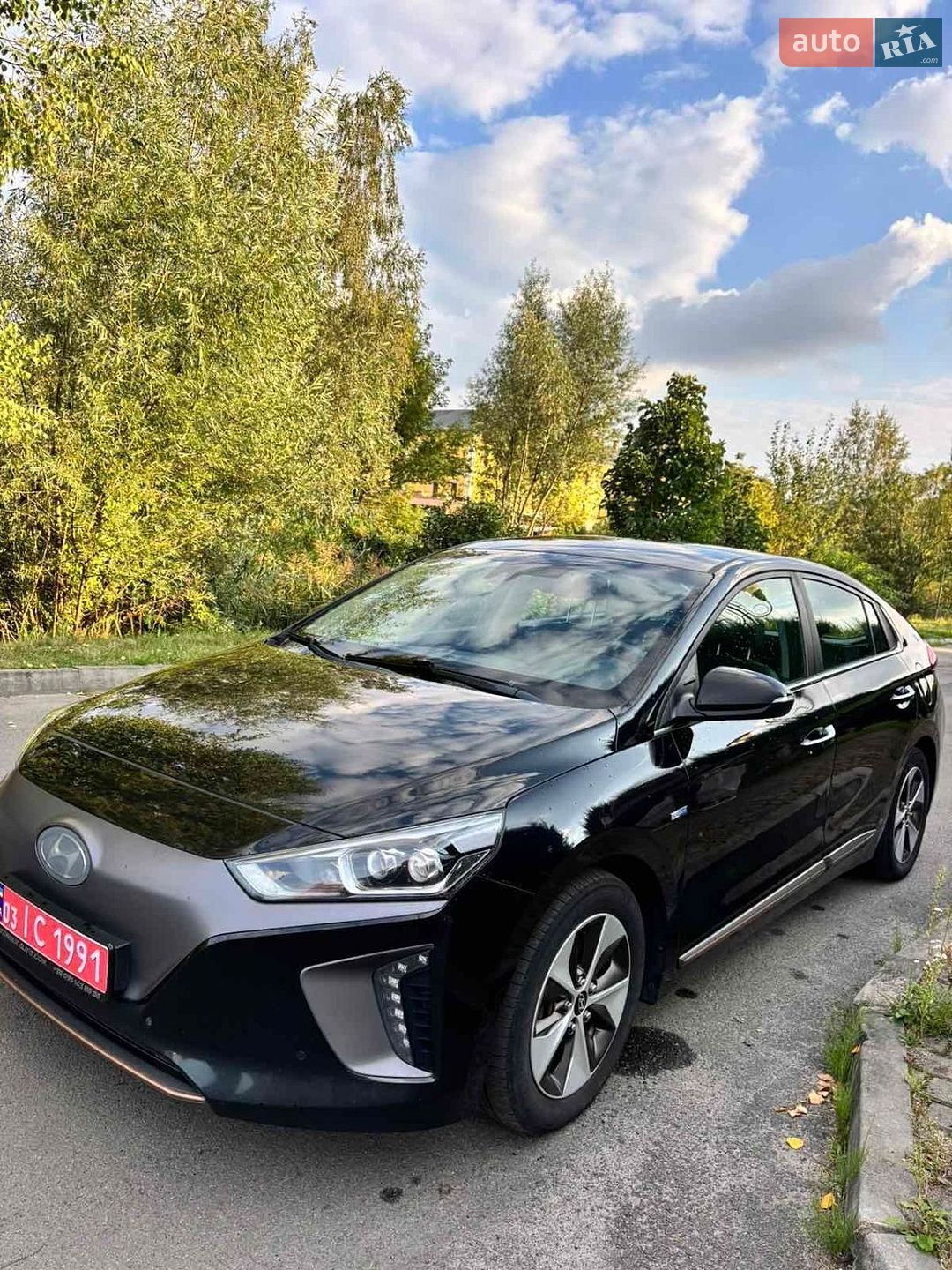 Hyundai Ioniq 2017 VIN KMHC851HFHU013832 фото оголошення 4 з 7