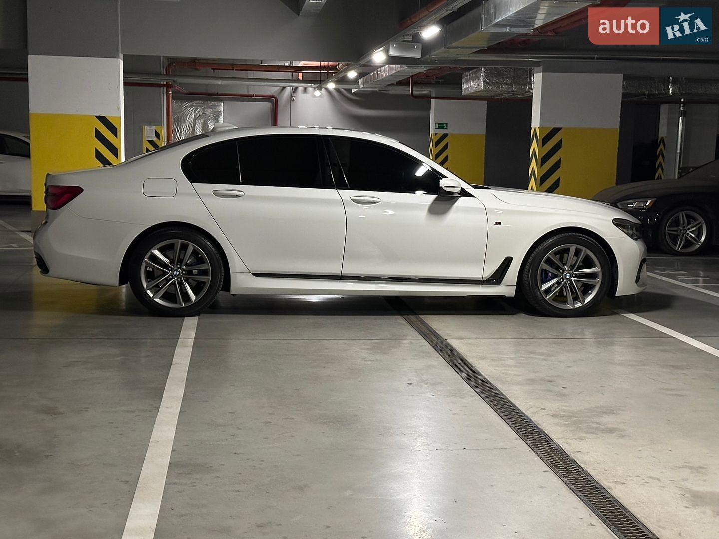 BMW 7 Series 2016 VIN WBA7C41010G641321 фото оголошення 18 з 43