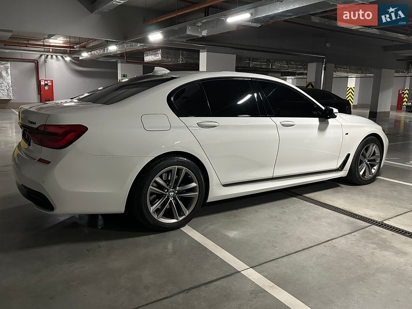 BMW 7 Series 2016 VIN WBA7C41010G641321 фото оголошення 19 з 43