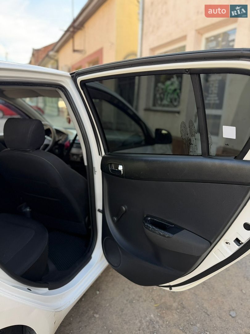 Hyundai i20 2014 VIN NLHBA51BAFZ296023 фото оголошення 7 з 14