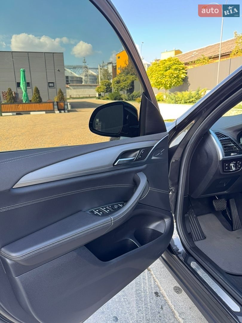 BMW X3 2018 VIN WBATX31030LC28372 фото оголошення 25 з 36