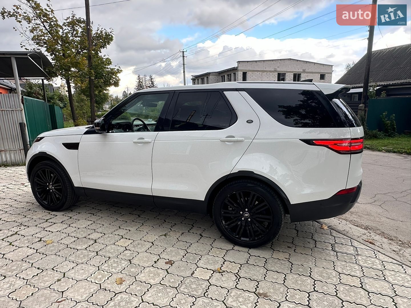 Land Rover Discovery 2018 VIN SALRRBBV6HA046691 фото оголошення 12 з 16
