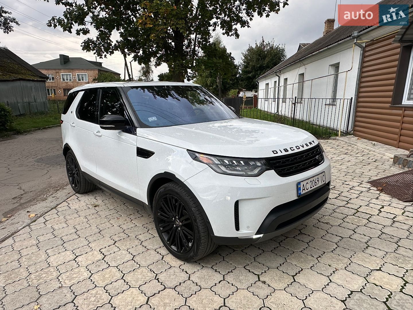 Land Rover Discovery 2018 VIN SALRRBBV6HA046691 фото оголошення 6 з 16