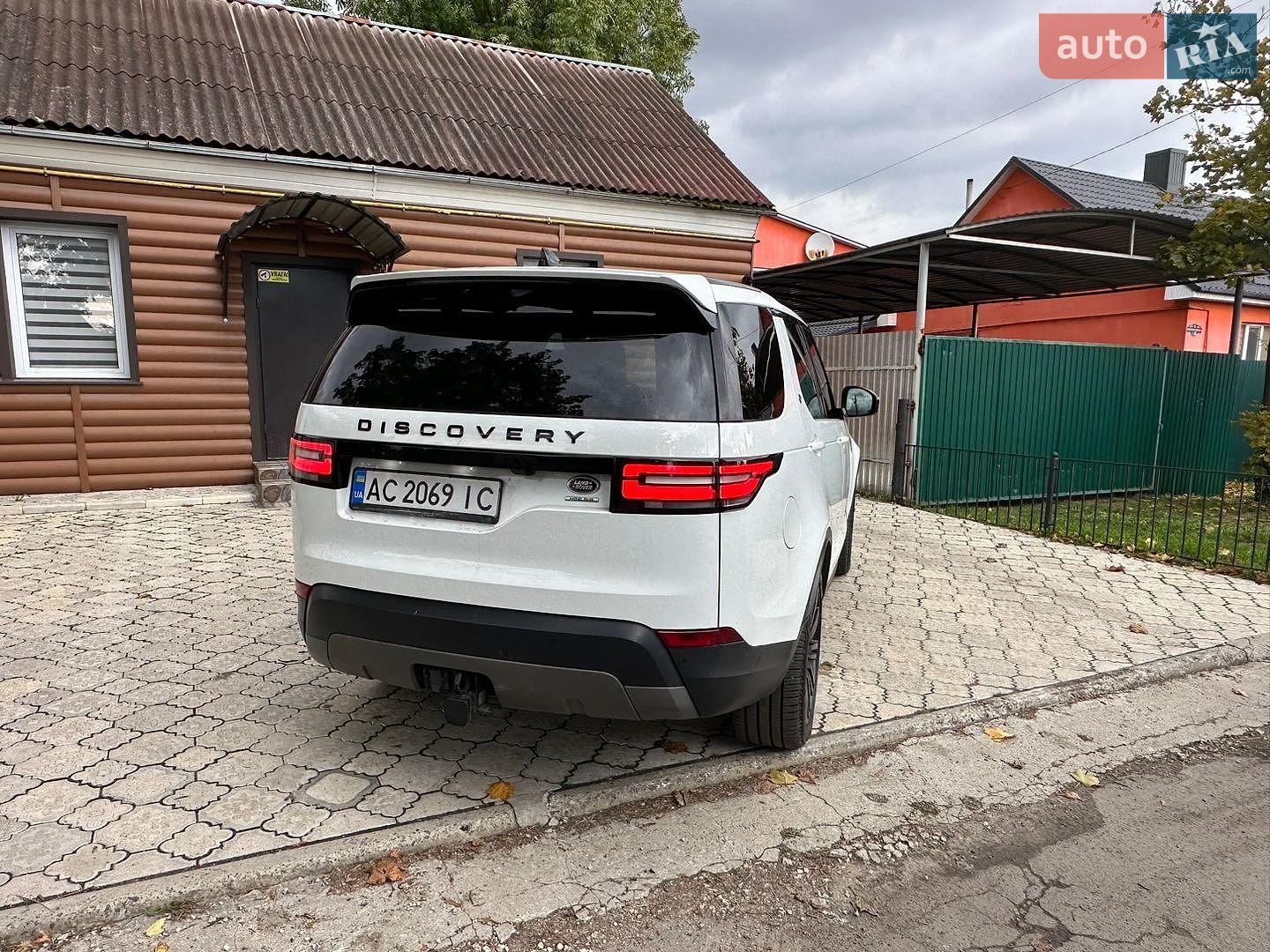 Land Rover Discovery 2018 VIN SALRRBBV6HA046691 фото оголошення 11 з 16