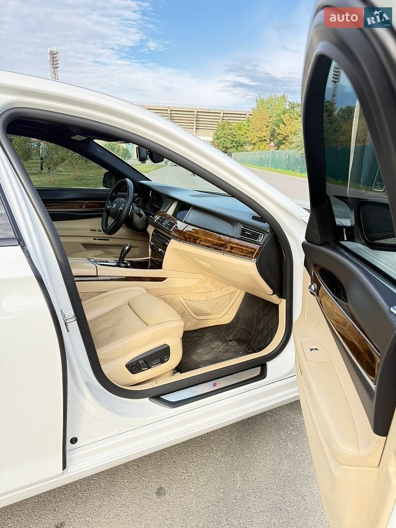 BMW 7 Series 2013 VIN WBAYE4C55DD136915 фото оголошення 17 з 26
