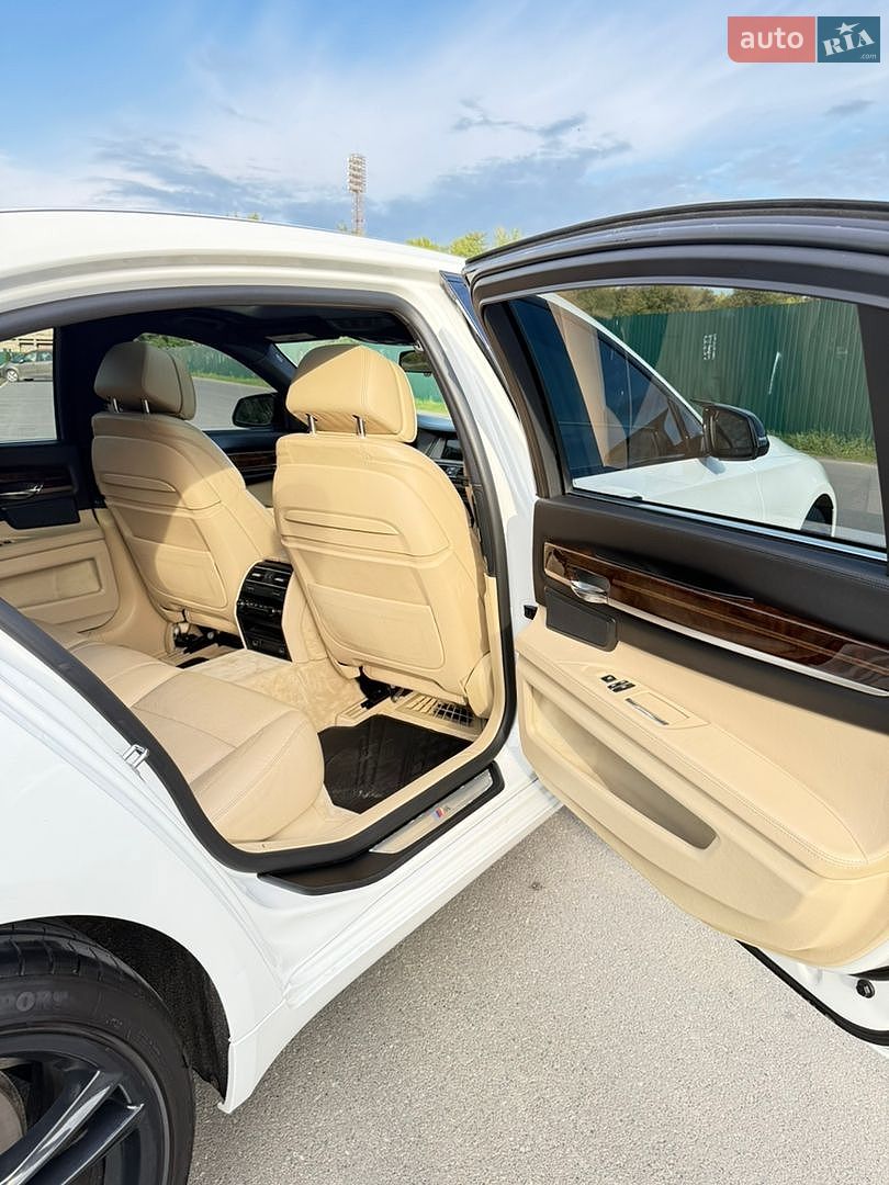 BMW 7 Series 2013 VIN WBAYE4C55DD136915 фото оголошення 18 з 26