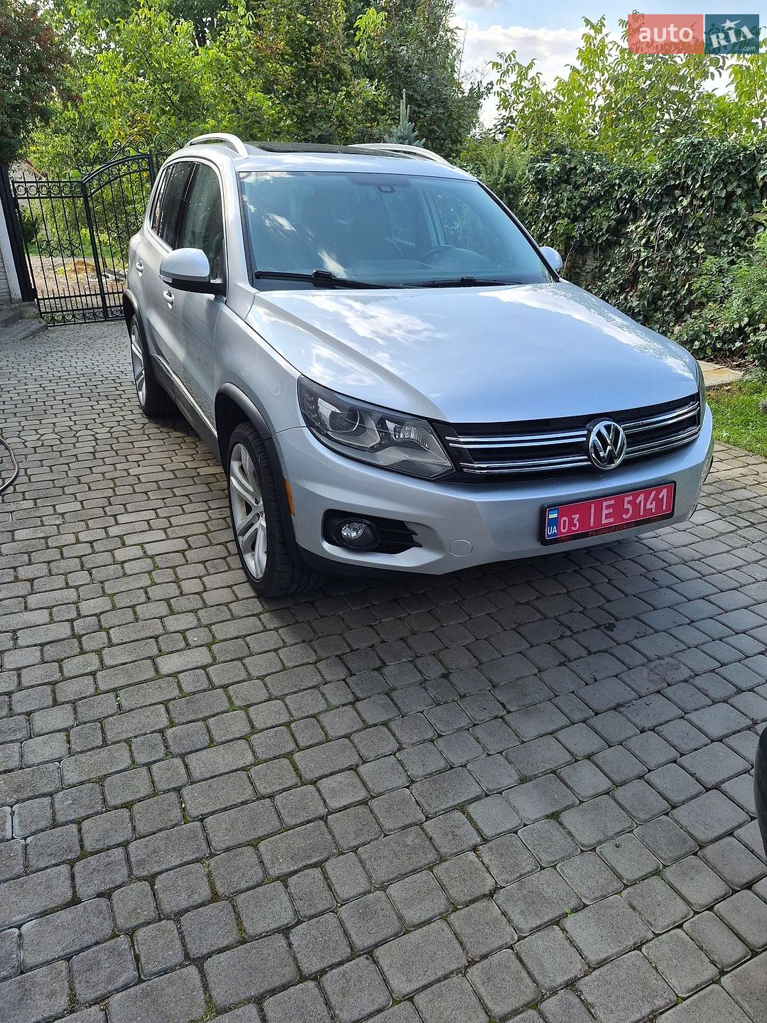 Volkswagen Tiguan 2016 VIN WVGBV7AX7GW594023 фото оголошення 2 з 8