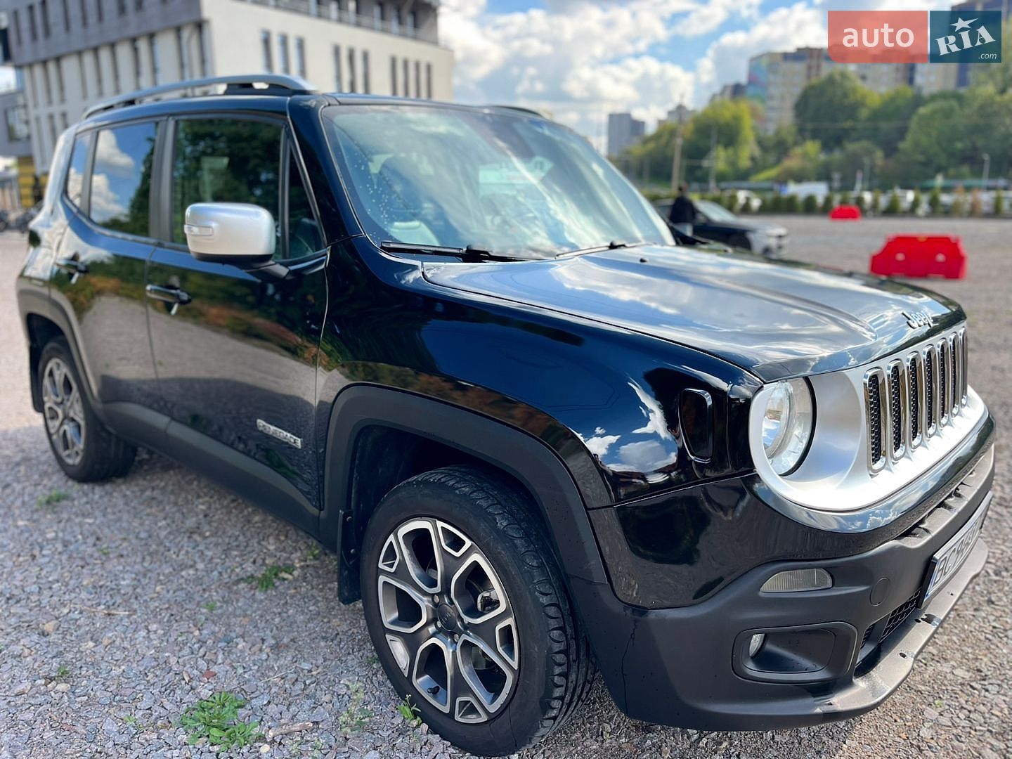 Jeep Renegade 2016 VIN ZACCJBDB3HPE80168 фото оголошення 3 з 39