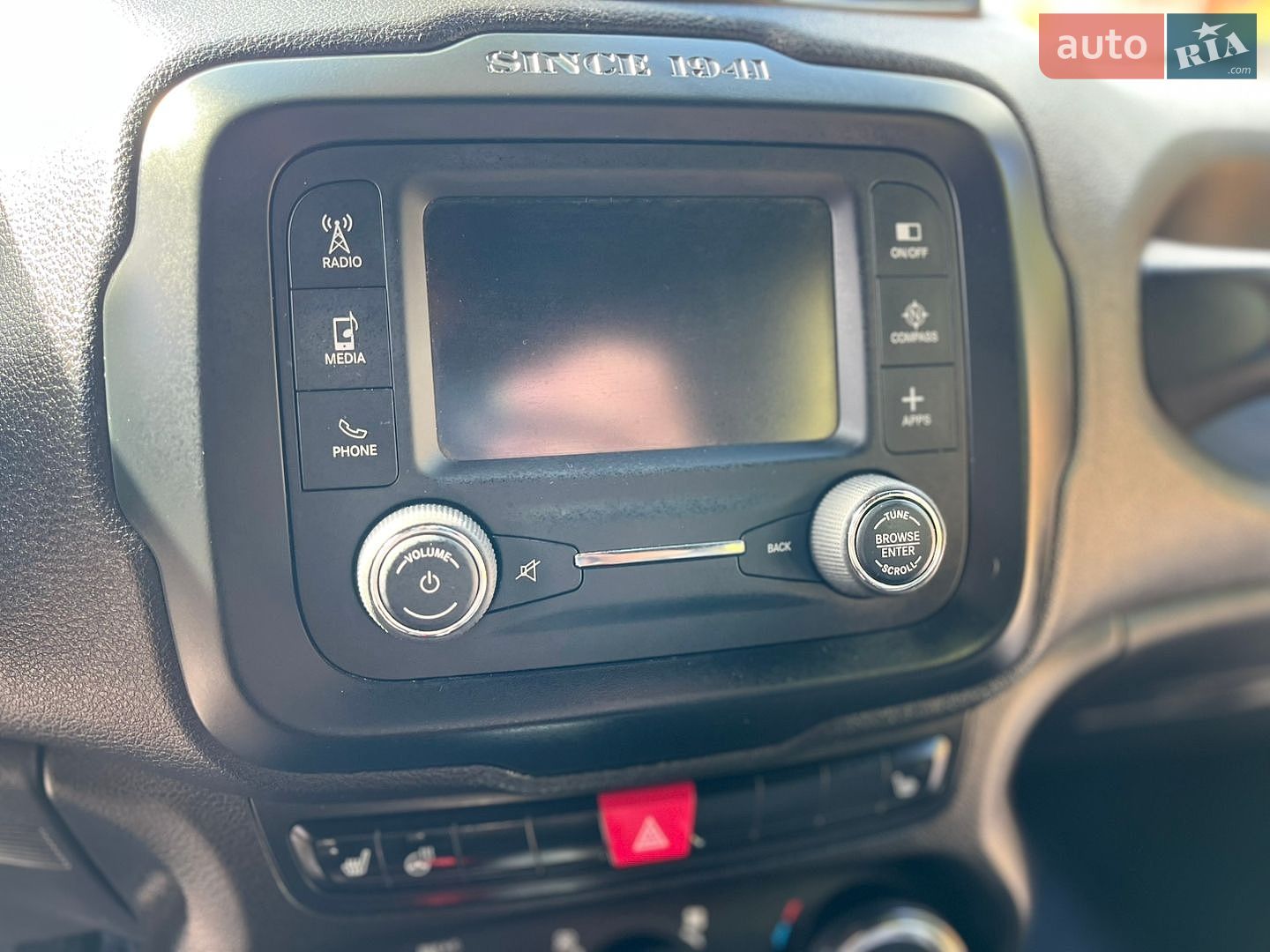 Jeep Renegade 2016 VIN ZACCJBDB3HPE80168 фото оголошення 12 з 39