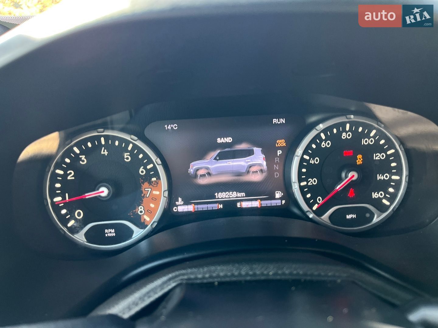 Jeep Renegade 2016 VIN ZACCJBDB3HPE80168 фото оголошення 37 з 39