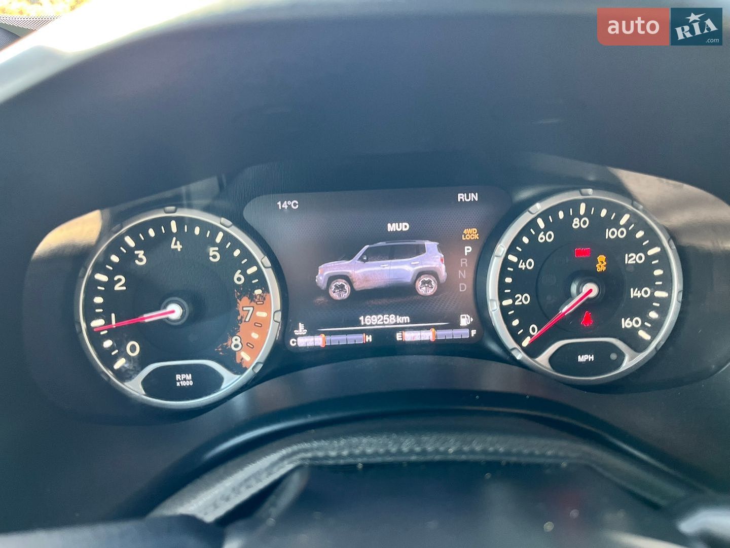 Jeep Renegade 2016 VIN ZACCJBDB3HPE80168 фото оголошення 38 з 39