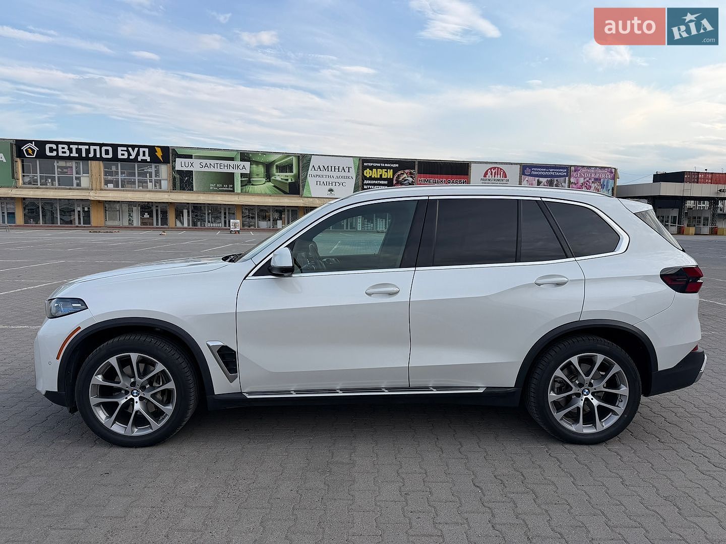 BMW X5 2024 VIN 5UX23EU04R9V29272 фото оголошення 5 з 17