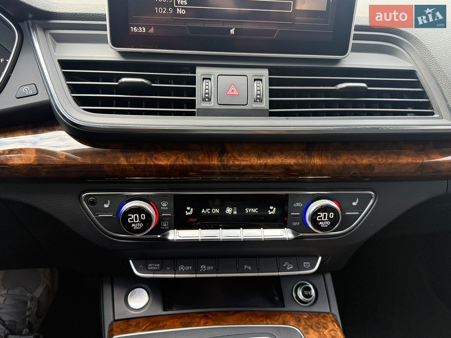 Audi Q5 2017 VIN WA1BNAFY2J2009912 фото оголошення 12 з 17