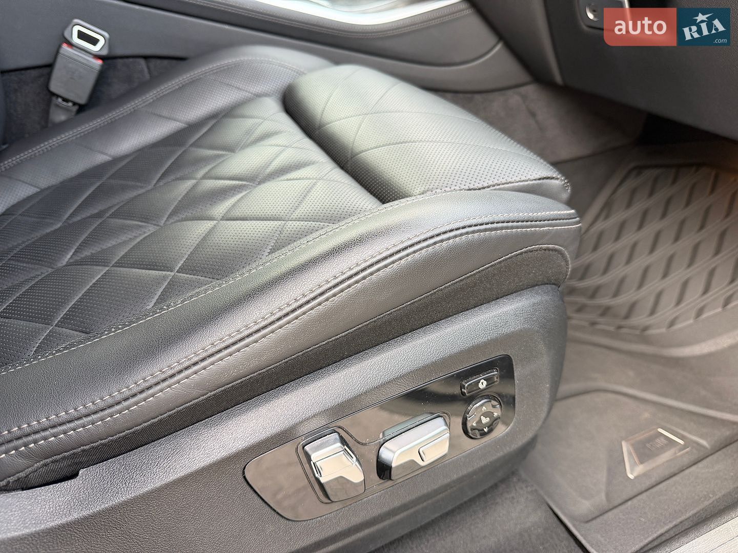 BMW X5 2024 VIN 5UX23EU04R9V29272 фото оголошення 12 з 17