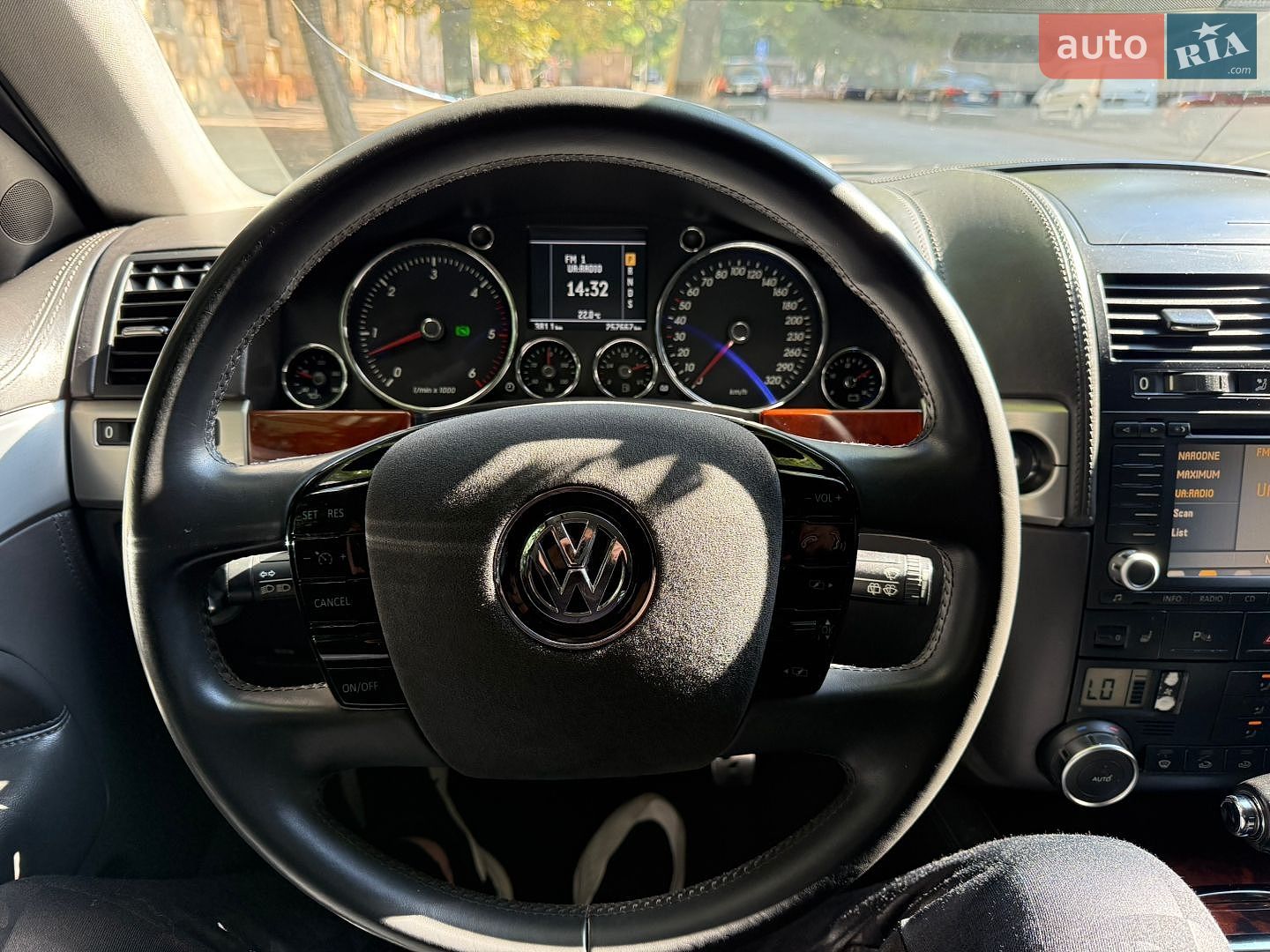 VOLKSWAGEN TOUAREG 2005 VIN WVGZZZ7LZ6D014322 фото оголошення 10 з 22