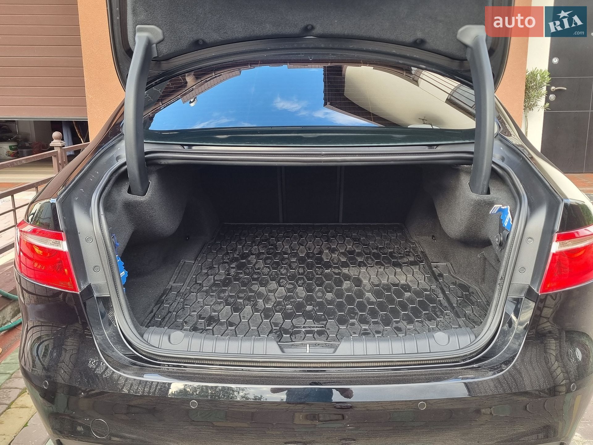 Jaguar XF 2016 VIN SAJBF4BV5GCY16073 фото оголошення 38 з 47