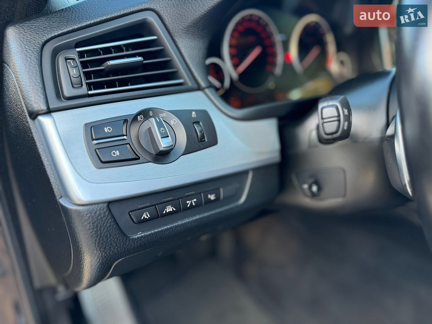 BMW 5 Series 2013 VIN WBA5D31080D059619 фото оголошення 107 з 123