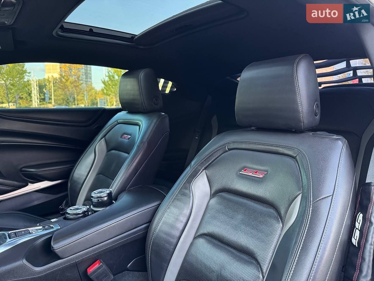 Chevrolet Camaro 2018 VIN 1G1FH1R74J0186516 фото оголошення 15 з 41