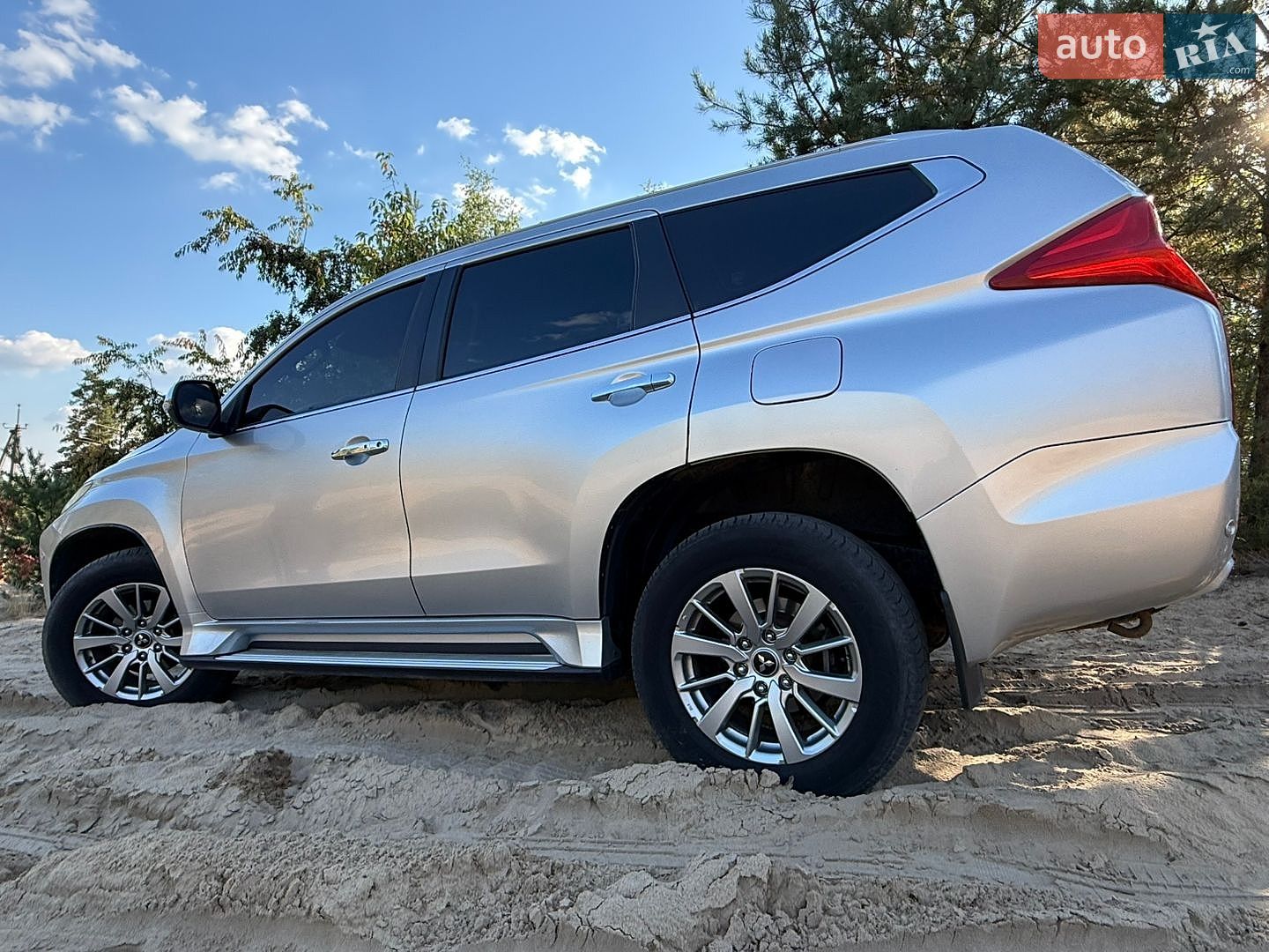 Mitsubishi Pajero Sport 2017 VIN MMCGUKS10HHZ02849 фото оголошення 24 з 33