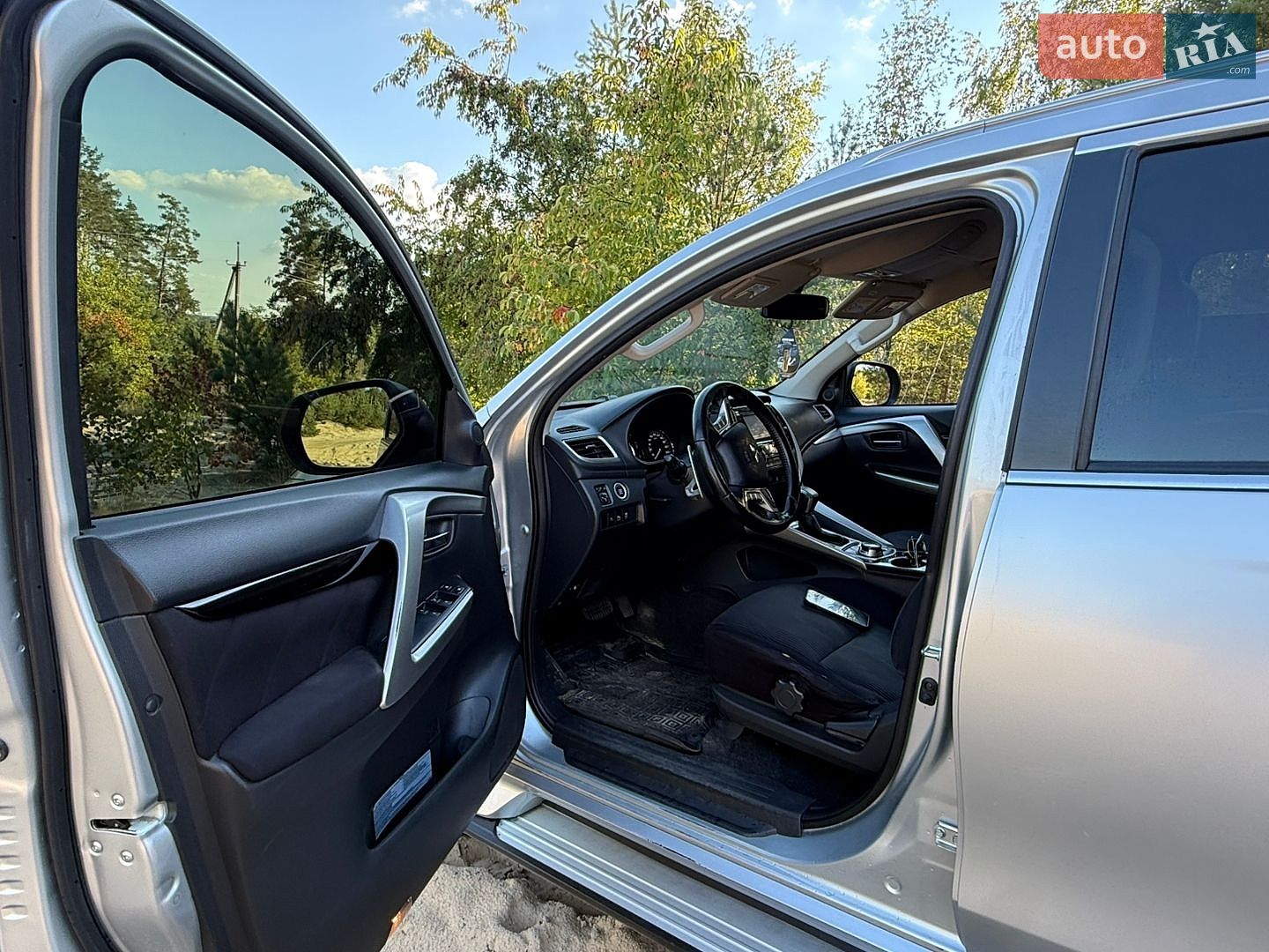 Mitsubishi Pajero Sport 2017 VIN MMCGUKS10HHZ02849 фото оголошення 25 з 33