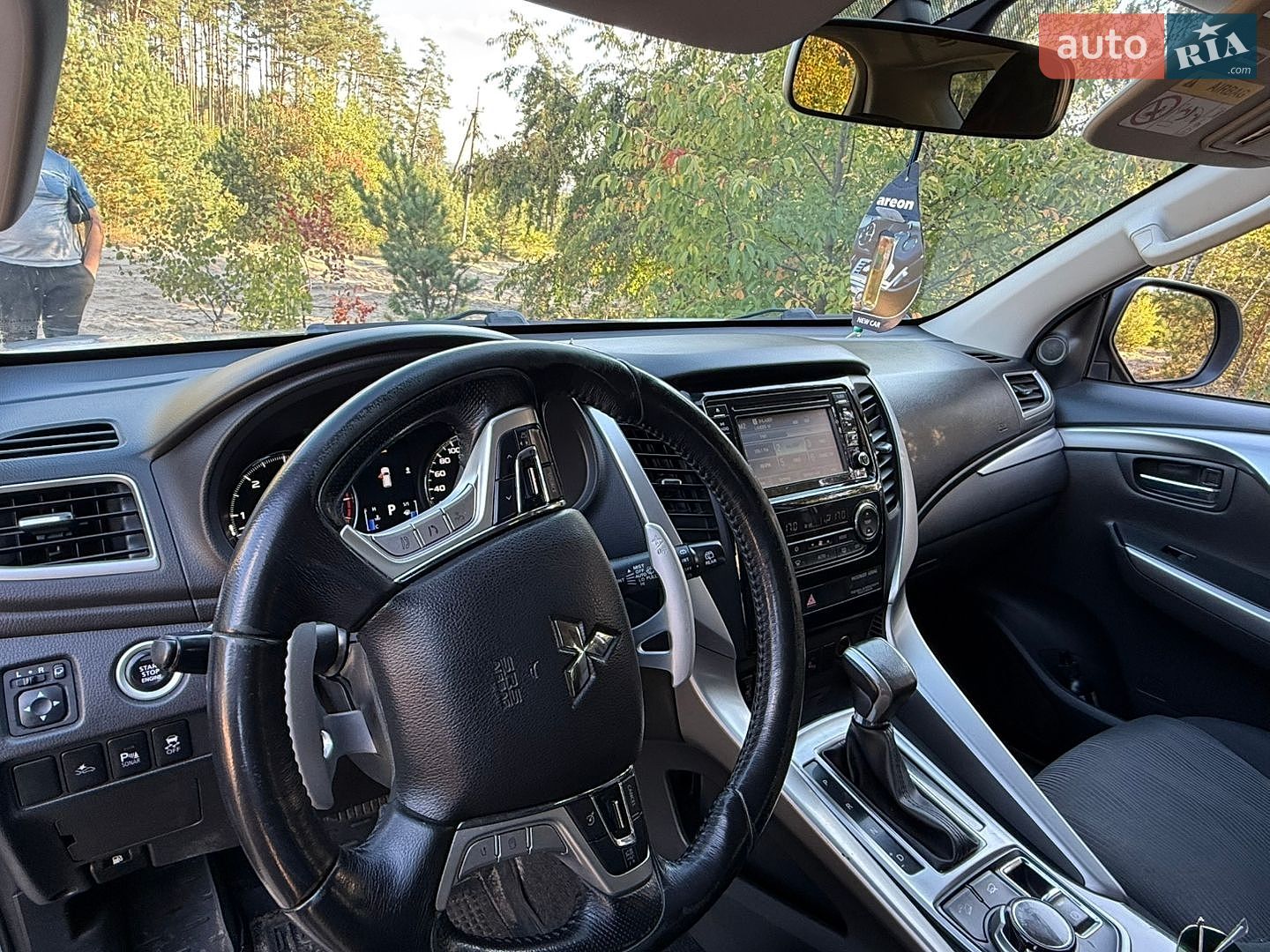 Mitsubishi Pajero Sport 2017 VIN MMCGUKS10HHZ02849 фото оголошення 27 з 33