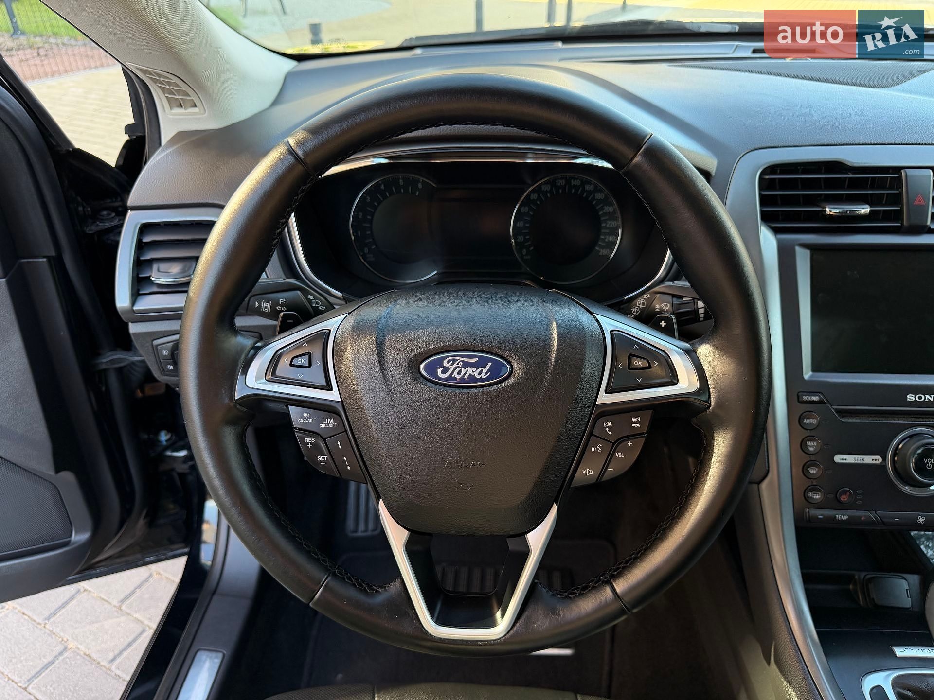 Ford Mondeo 2016 VIN WF0FXXWPCFGD68851 фото оголошення 40 з 64