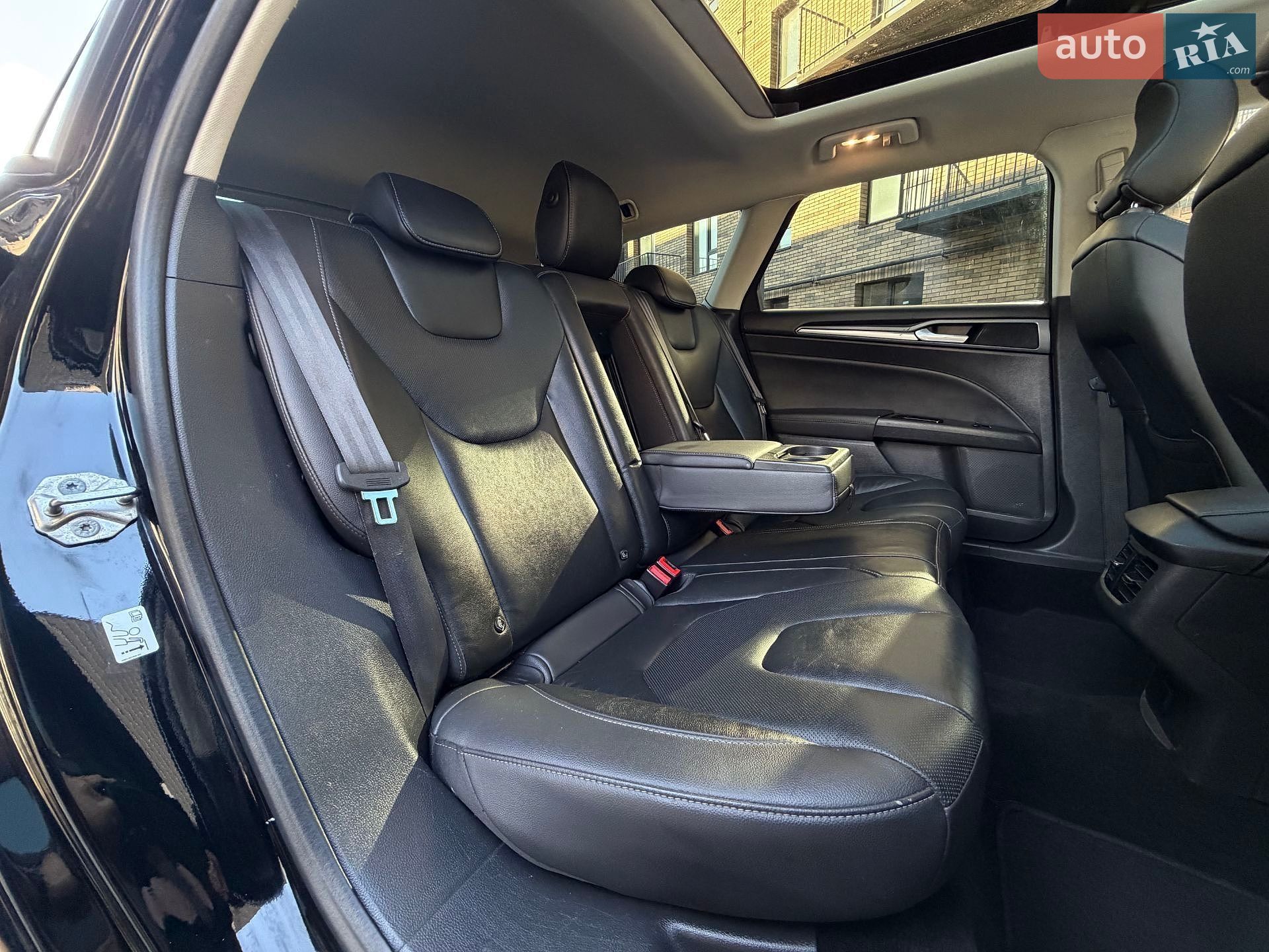 Ford Mondeo 2016 VIN WF0FXXWPCFGD68851 фото оголошення 50 з 64