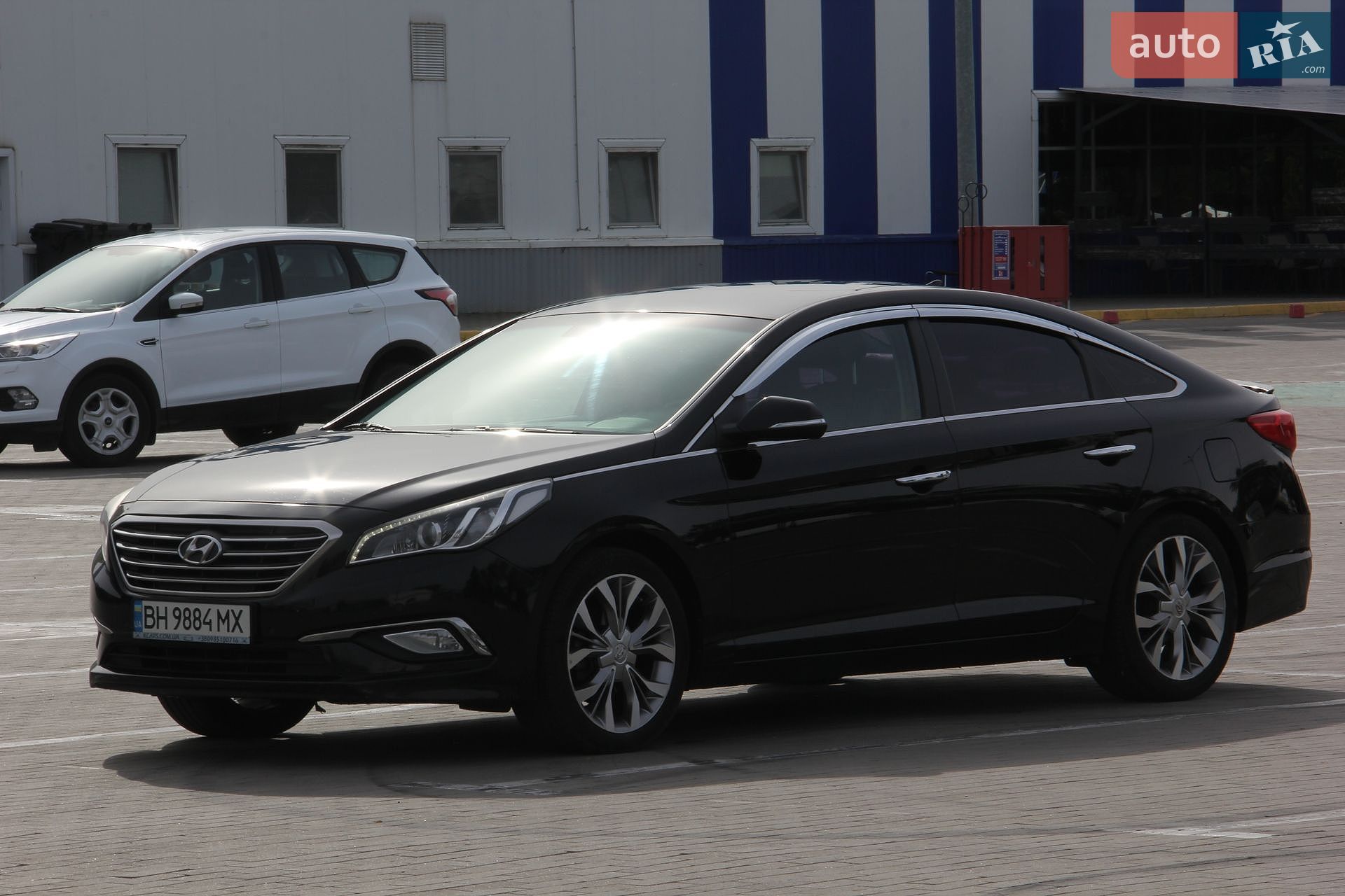 Hyundai Sonata 2016 VIN KMHE341CBGA243061 фото оголошення 2 з 16
