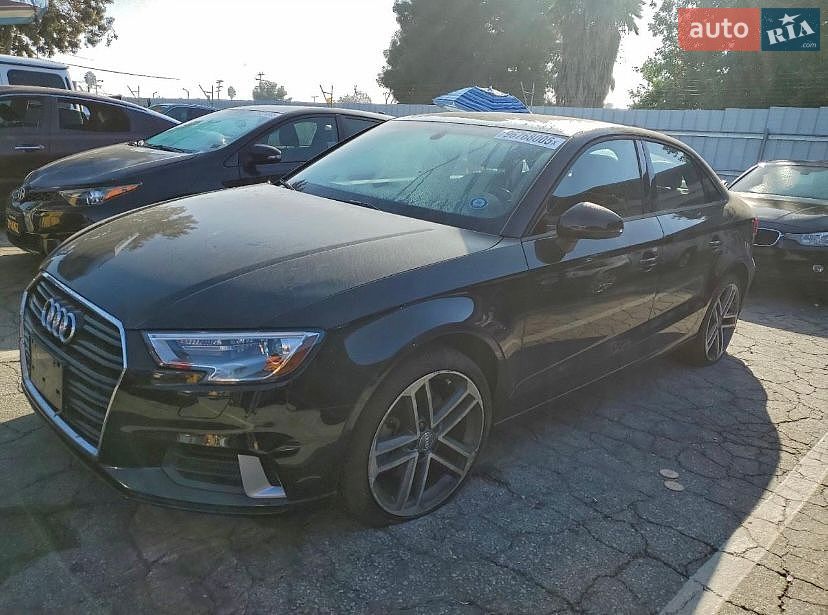 Audi A3 2017 VIN WAUAUGFF0H1079847 фото оголошення 2 з 75