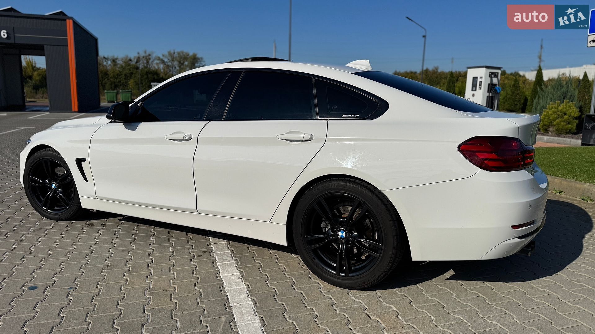 BMW 4 Series Gran Coupe 2015 VIN WBA4A9C57GGL87381 фото оголошення 5 з 68