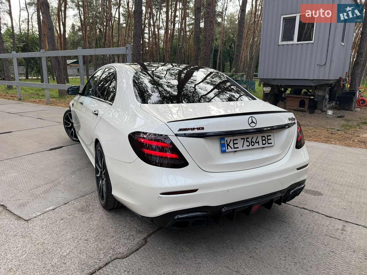 Mercedes-Benz E-Class 2017 VIN WDDZF6EB8JA390625 фото оголошення 3 з 13