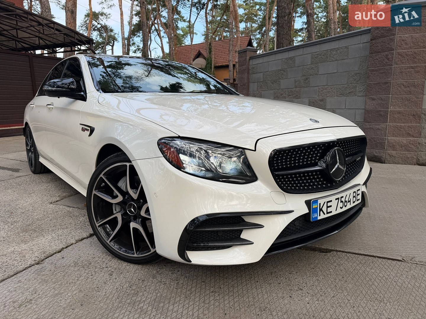Mercedes-Benz E-Class 2017 VIN WDDZF6EB8JA390625 фото оголошення 6 з 13