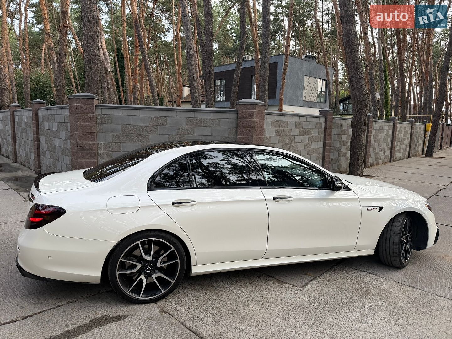 Mercedes-Benz E-Class 2017 VIN WDDZF6EB8JA390625 фото оголошення 5 з 13