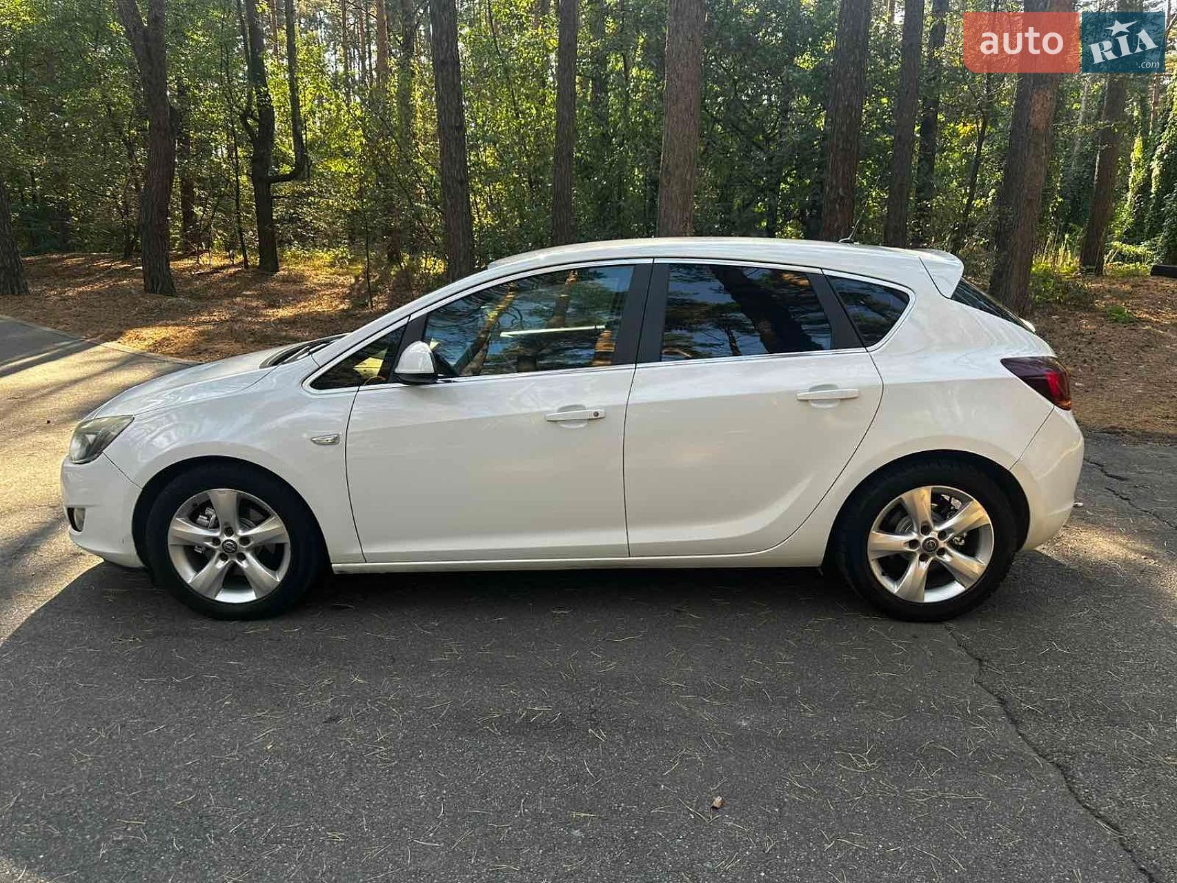 Opel Astra 2011 VIN W0LPF6EG0BG127023 фото оголошення 2 з 12