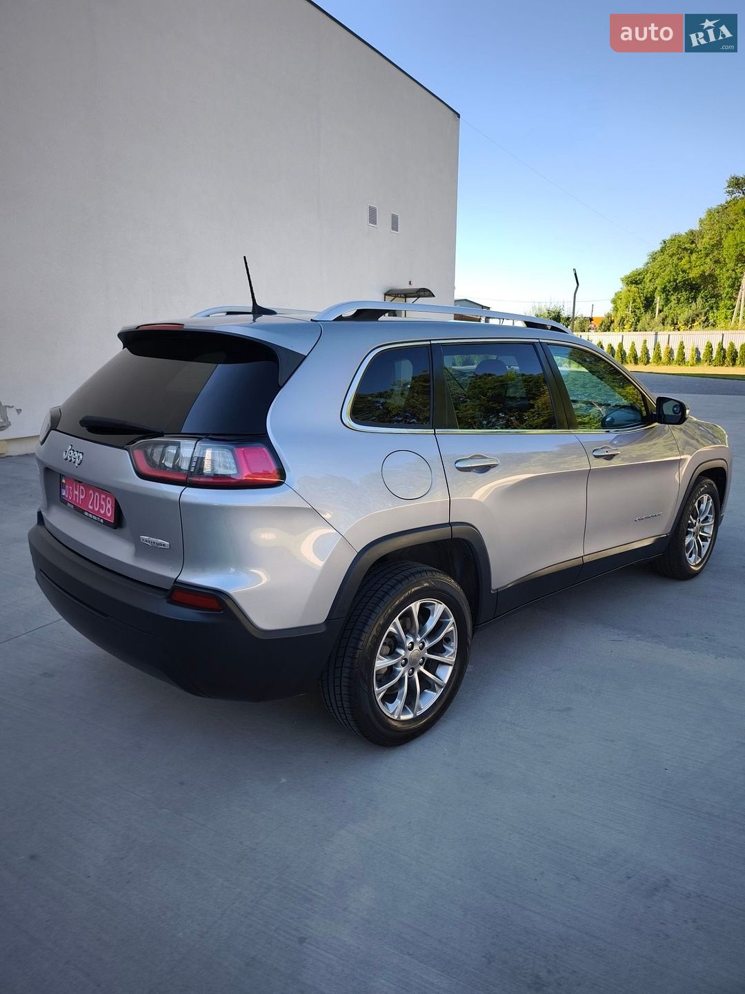 Jeep Cherokee 2019 VIN 1C4PJLLB7KD202422 фото оголошення 3 з 24