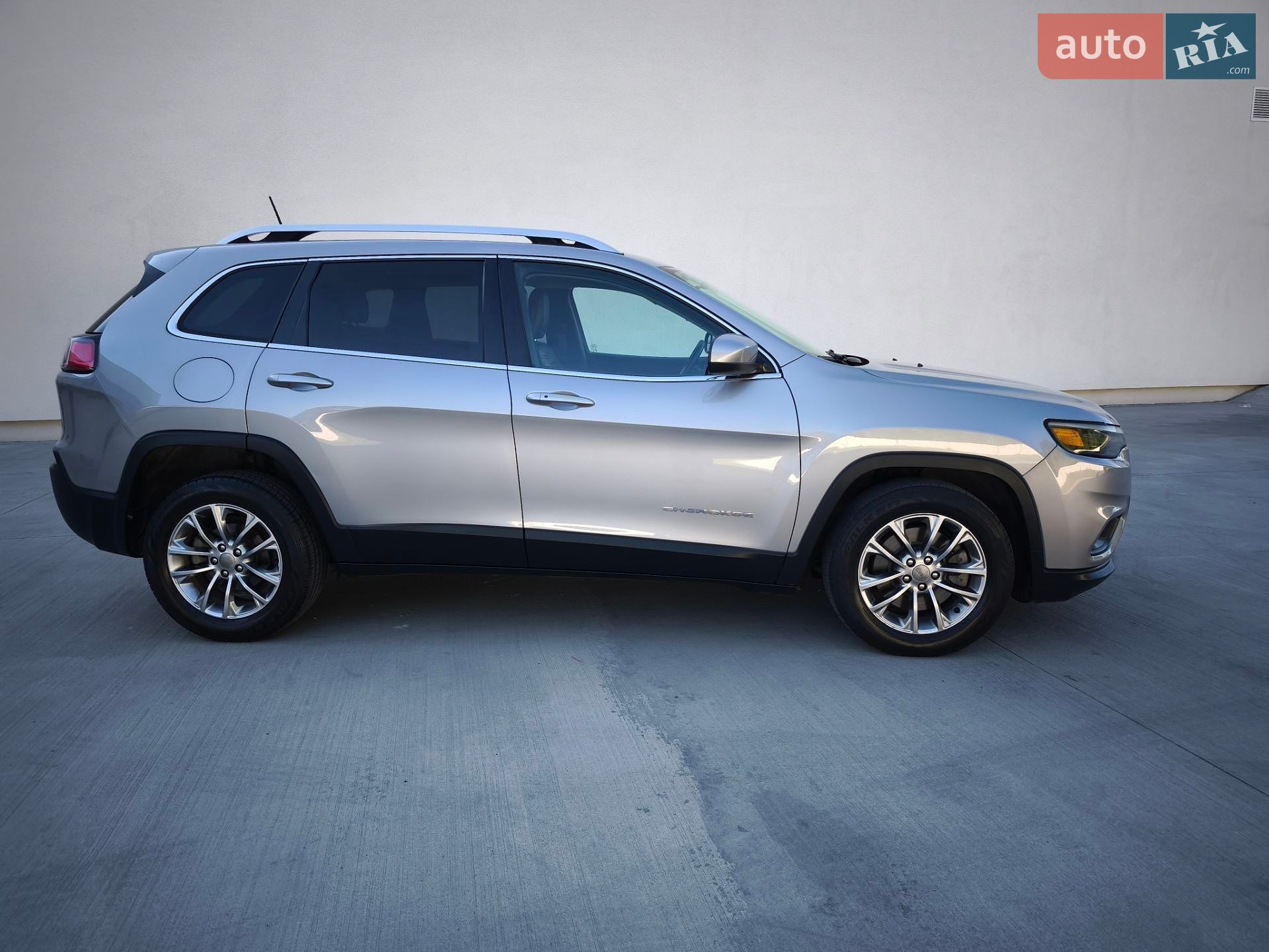 Jeep Cherokee 2019 VIN 1C4PJLLB7KD202422 фото оголошення 13 з 24