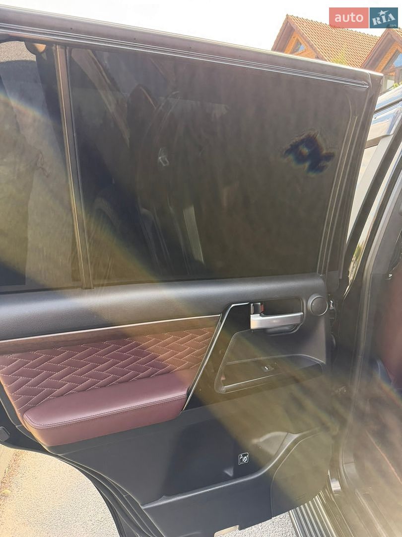 Toyota Land Cruiser 2017 VIN JTMCV02J404218987 фото оголошення 17 з 21
