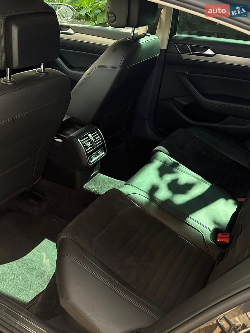 Volkswagen Passat 2018 VIN WVWZZZ3CZKE054352 фото оголошення 4 з 6