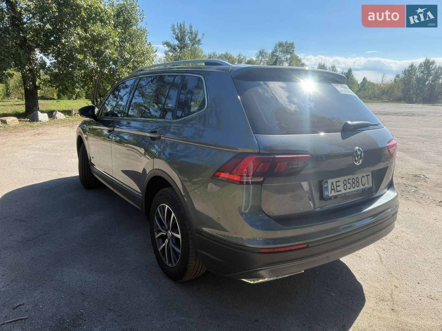 Volkswagen Tiguan 2019 VIN WVGZZZ5NZKM163001 фото оголошення 4 з 21