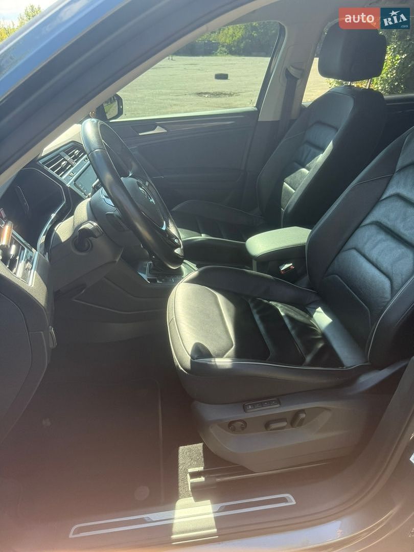 Volkswagen Tiguan 2019 VIN WVGZZZ5NZKM163001 фото оголошення 5 з 21